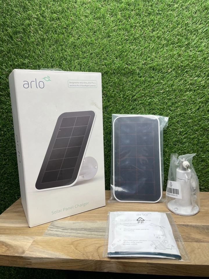 NEUF - Accessoire Arlo Ultra & Pro 3 - Panneau Solaire waterproof VMA5600-10000S - Photo 1/4