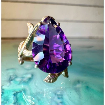 Anillo de amatista de 5,80 quilates hoja de plata de ley tallada banda enchapada en oro blanco talla 8 Foto 1 de 4