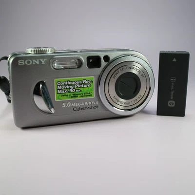 Sony Digital Camera Cybershot DSC-P10 5.0MP Silver Tested - Image 1 of 4