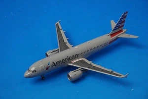 1:400 A320-200 AA American N117UW GJAAL1583 Gemini airplane model - Picture 1 of 6