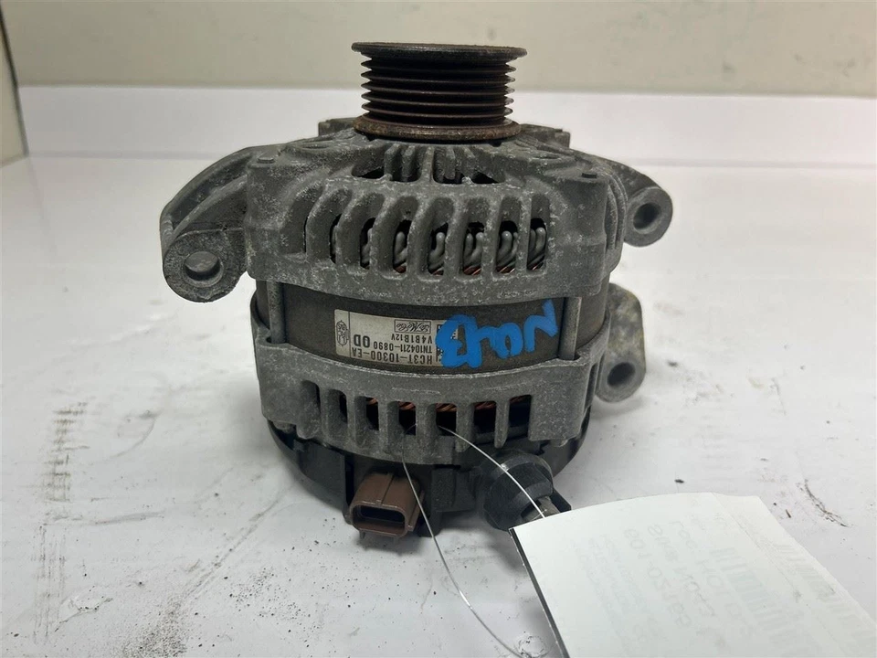 Alternador Ford F-250 Super Duty 2017-2022 200 amperios usado OEM Foto 1 de 4