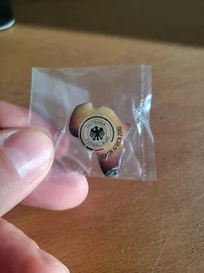 Metall Pin WM 2010 Südafrika Deutschland DFB Germany Weltmeisterschaft! +Sticker - Bild 1 von 2