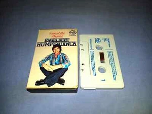 ENGELBERT HUMPERDINCK LIVE AT THE RIVIERA CASSETTE TAPE ALBUM - Picture 1 of 2