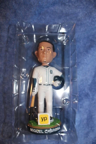 2013 DETROIT TIGERS MIGUEL CABRERA YELLOW PAGES BOBBLEHEAD 7" TALL WITH BOX Cover