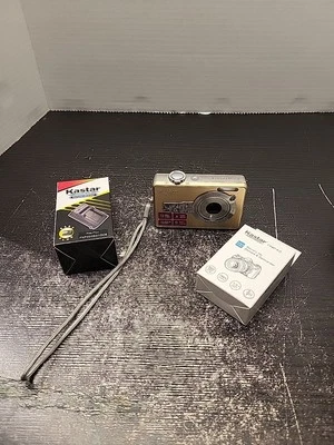 Gold Sanyo VPC-E760 Gl 7.1 Mega Pixels 3x Optical Zoom Compact Digital Camera Re - Image 1 of 4