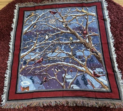 ¿De colección? Manta Crown Crafts Tapiz Rojo Cardenal/Pájaros - 48" x 56" Foto 1 de 4