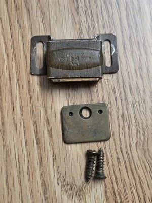 🔥 Pestillo Magnético Cocina De Colección EE. UU. Usado Raro  Foto 1 de 2