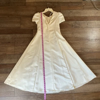 Vestido DE COLECCIÓN Talla 9 Marfil Satinado Hecho en Unión ILGWU Manga Abullonada Línea A EE. UU. #13812 Foto 1 de 4