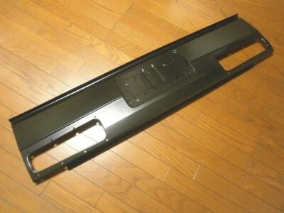 Panel trasero de luz trasera de metal para Datsun Bluebird 510 Foto 1 de 4