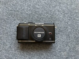 Olympus PEN E-P3 Body Only Camera - Excellent Condition - Charger + Memory Card - Picture 1 of 13