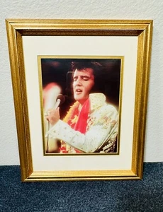 Stampa galleria incorniciata Elvis Presley Aloha dalle Hawaii anni '70 incorniciata e opaca - Foto 1 di 1
