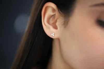 Aretes clásicos trío de plata de ley 925 de moissanita para mujer Foto 1 de 4