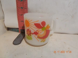 Glasbake Milchglas Becher, Holly Hobbie, Alles wächst mit Liebe - Bild 1 von 3