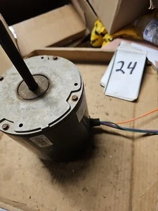 Emerson Condenser Fan Motor K55HXLNT-0177 825RPM PH1 208-230V 100483-12 - Picture 1 of 4