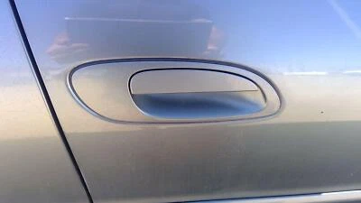 Manija de puerta exterior delantera derecha Nissan Máxima 2000 2001 2002 2003 pasajero OEM Foto 1 de 4