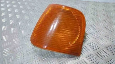 AUDI 100 Avant 43, C2 Segnale di svolta anteriore sinistro 2.20 benzina 1988 31347944 - Immagine 1 di 4