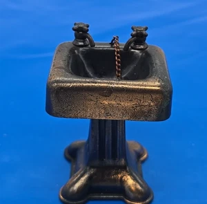 Vintage 1970’s Durham Industries No 45 Die-cast Metal Miniature Sink - Picture 1 of 15