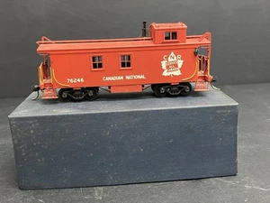 Vtg Van Hobbies VH HO Brass Caboose CNR #76246 Painted  Samhongsa B3 - Picture 1 of 19