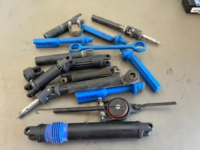 Lote de piezas para camión Traxxas RC TMAXX Foto 1 de 2