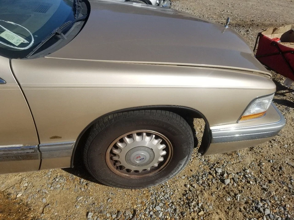 92-96 BUICK ROADMASTER OEM PASSENGER RIGHT FENDER ASSEMBLY GOLD  Foto 1 de 4