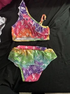 Girls size youth 16/18 great condition swim suit - Picture 1 of 5
