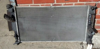 Radiador de refrigeración motor Mazda 3 and 3 Sport 2010-2013 2,0 L 2,3 L 2,5 4 cilindros Foto 1 de 4