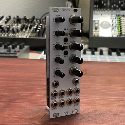 uRings / Mutable Instruments Eurorack Module / Rings Clone / Black Panel - Bild 1 von 3