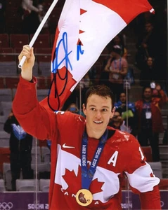 Jonathan Toews signed Team Canada Olympic Gold 8x10 photo Winnipeg Jets - Picture 1 of 2