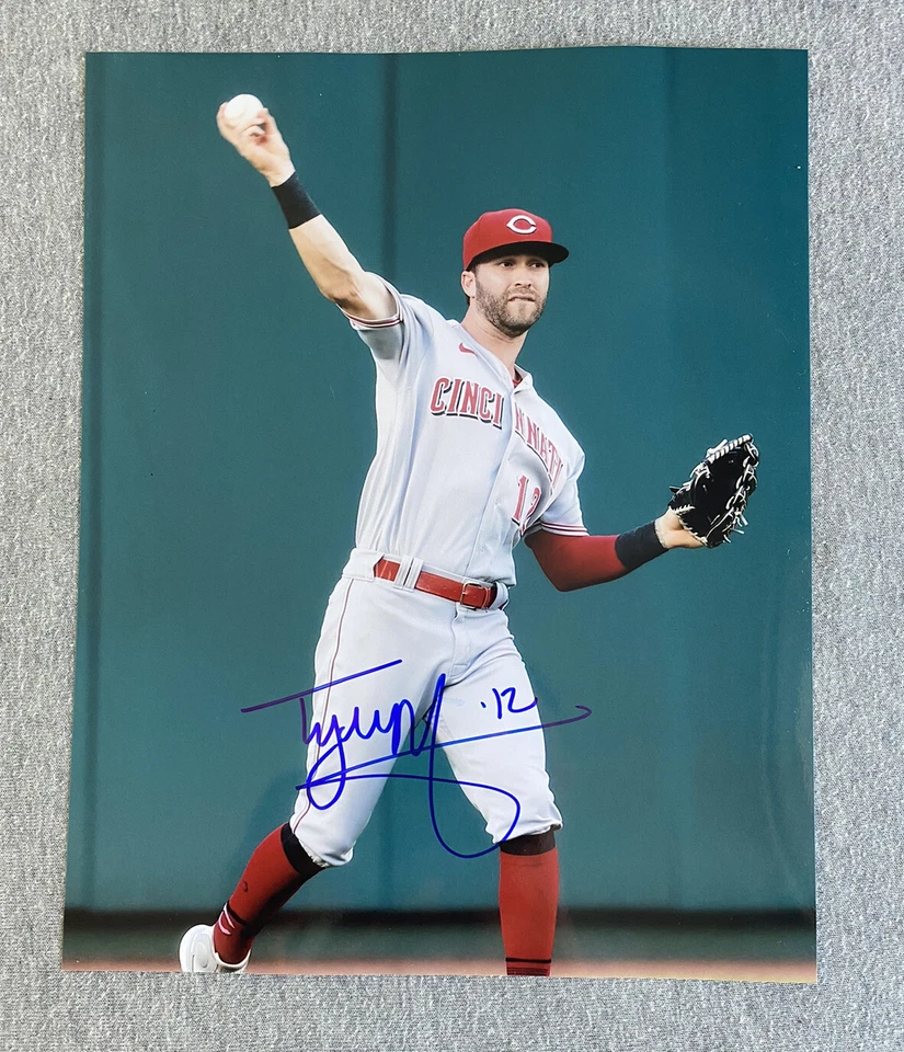 FOTO DE ACCIÓN 8x10 autógrafo Tyler Naquin de Cincinnati Reds - Tyler Naquin #2 Foto 1 de 1