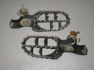Honda 2000 CR250 Good! Foot Pegs Pins CR 250 Springs (mayb 2001 CR125 125 CR125R - Picture 1 of 19