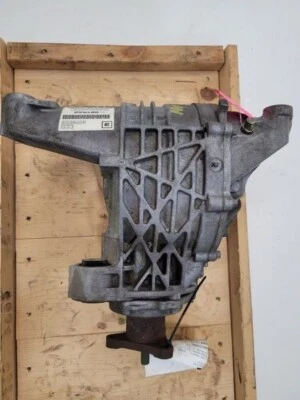 2005-2006 Cadillac SRX Rear Differential Carrier Assembly 3.90 Ratio opt GW1 OEM - Image 1 of 4