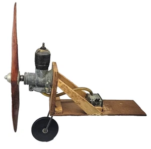 VINTAGE 1946 ARDEN .09 GAS SPARK MODEL AIRPLANE ENGINE w/TANK - Picture 1 of 6