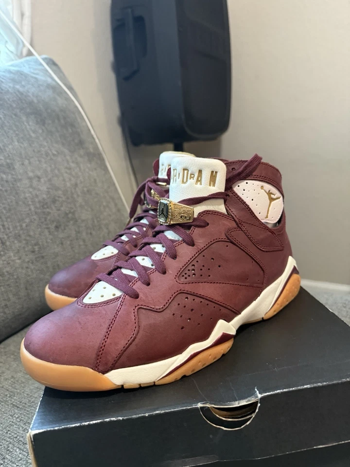 Air Jordan 7 Retro Cigar Sneakers Leather Upper Gum Sole Foto 1 de 4
