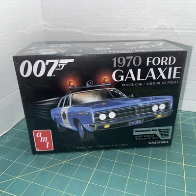 AMT 1970 Ford Galaxie полицейский автомобиль Джеймс Бонд масштаб 1:25 пластиковая модель набор AMT1172 - Изображение 1 из 4