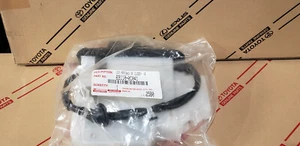 Genuine 2008-2020 Toyota Sequoia Rear Tailgate Hatch Lock Actuator   69110-0C041 - Picture 1 of 4