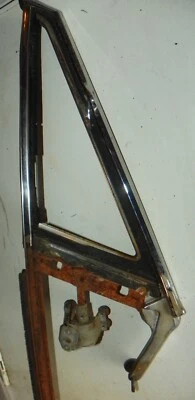 1967 IMPALA SS FASTBACK ОРИГИНАЛЬНАЯ ПАССАЖИРСКАЯ БОКОВАЯ ДВЕРЬ ВЕНТИЛЯЦИОННОЕ ОТВЕРСТИЕ ИЛИ КРЫЛО ОКНО - Изображение 1 из 4