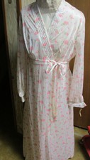 ""Long Nightgown & Robe Set - White With Pink Flowers"" Size M - Vintage, Mode