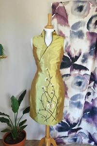 Vintage UNBRANDED Yellow/gold Chinese inspired floral embroidered dress size S - Picture 1 of 9