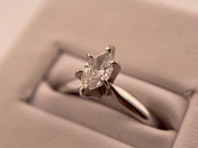 14k White Gold Solitare Diamond Engagement Ring Size- 6.75 - Image 1 of 4