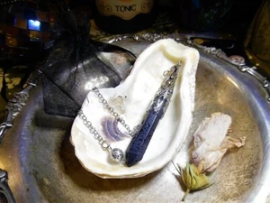 Ausgefallenes schwarzes Lavastein Pendel mit Silberkette, Silberhänger, blk. organzabeutel - Bild 1 von 3