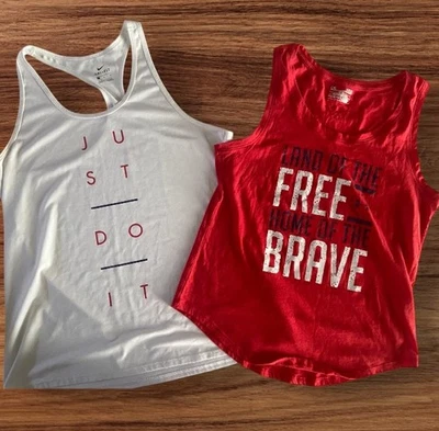 Under Armour Feminino LG Red Land Of The Free Home Of The Brave & NIKE Pacote Branco - Imagem 1 de 4