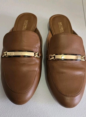 MICHAEL KORS Women’s Sz 8 MK Brown Plate Mule - Image 1 of 4