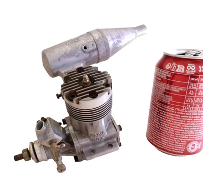 Enya 60X Model 7101 Engine Antique Vintage RC Engine Made in Japan - Image 1 of 4