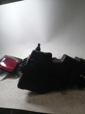 Used Air Cleaner Assembly fits: 2016 Nissan Versa 1.6 Grade A - Image 1 of 4