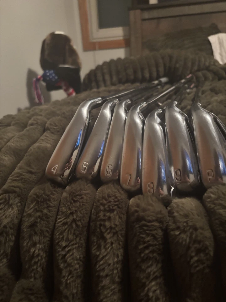 Mizuno JPX 919 Hotmetal Iron Set 4-PW / 105 Dynamic Gold and NS Pro - Image 1 of 4
