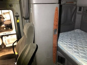 Peterbilt 587 Right/Passenger Sleeper Cabinet - Used - Picture 1 of 3