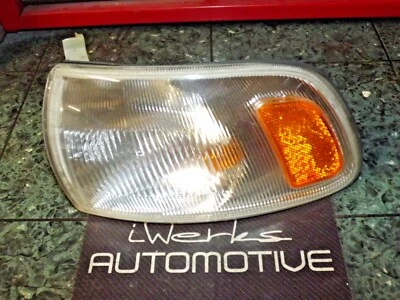 OEM genuino 91-97 USDM Toyota Previa XR10 luz de esquina delantera lente lámpara 28-49 FL Foto 1 de 4