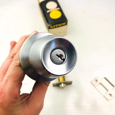 Juego de cerraduras de perilla de puerta a prueba de pánico Arrow 351 con llave de cromo satinado entrada cilindro Foto 1 de 4