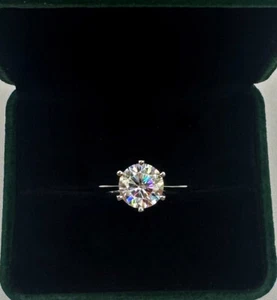 3 Karat Moissanit Ring 18 Karat Weißgold über 925 VVS1 Farbe D Größe 8 - Nagelneu! - Bild 1 von 4