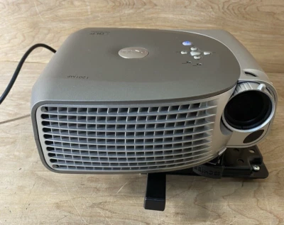DELL 1201MP SVGA 2000 ANSI Lumens Projector 500-999 Lamp Hours TESTED - Image 1 of 4